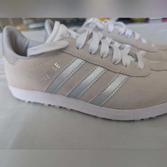 Adidas Gazelle Women's Spikeless Golf Shoes - Picture 2 of 16
